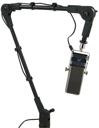 Soundking SD146 Микрофонная стойка настольная.